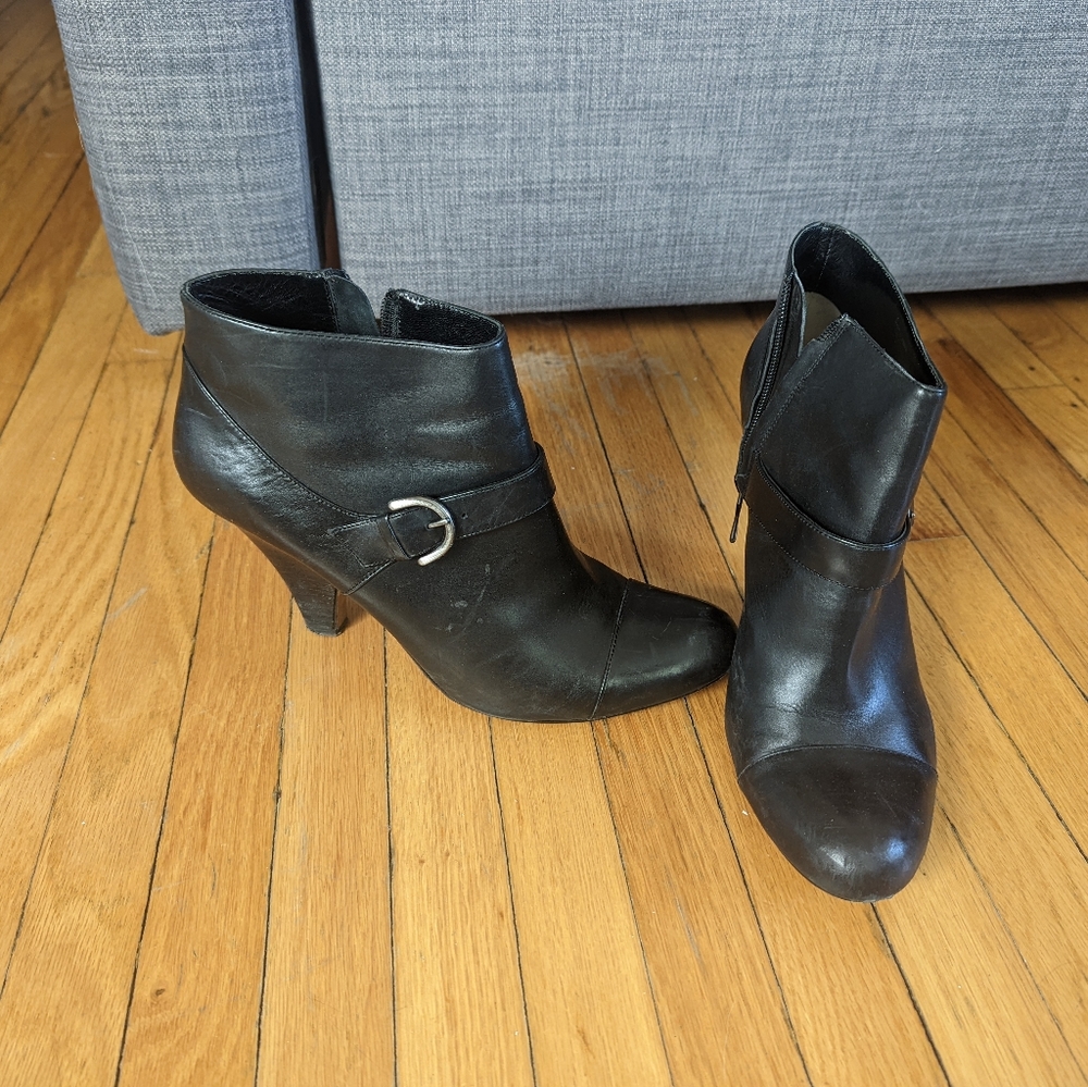 Maxstudio black leather booties heels boots 9.5